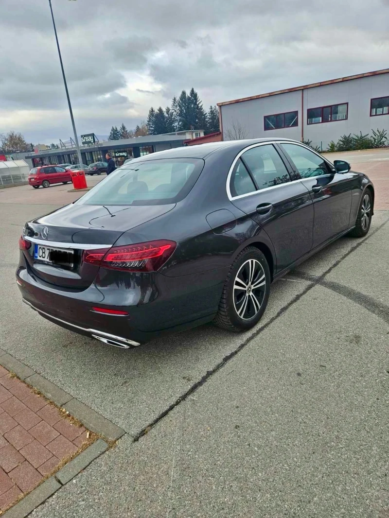 Mercedes-Benz E 220, снимка 3 - Автомобили и джипове - 47913435