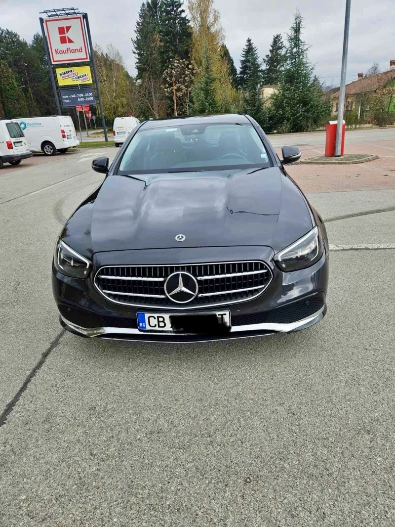 Mercedes-Benz E 220, снимка 2 - Автомобили и джипове - 47913435