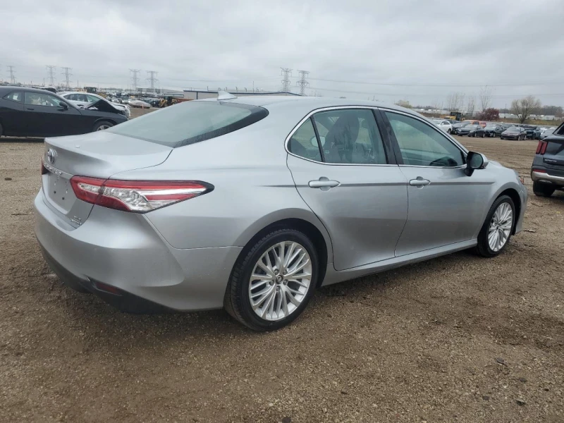 Toyota Camry, снимка 2 - Автомобили и джипове - 47967629