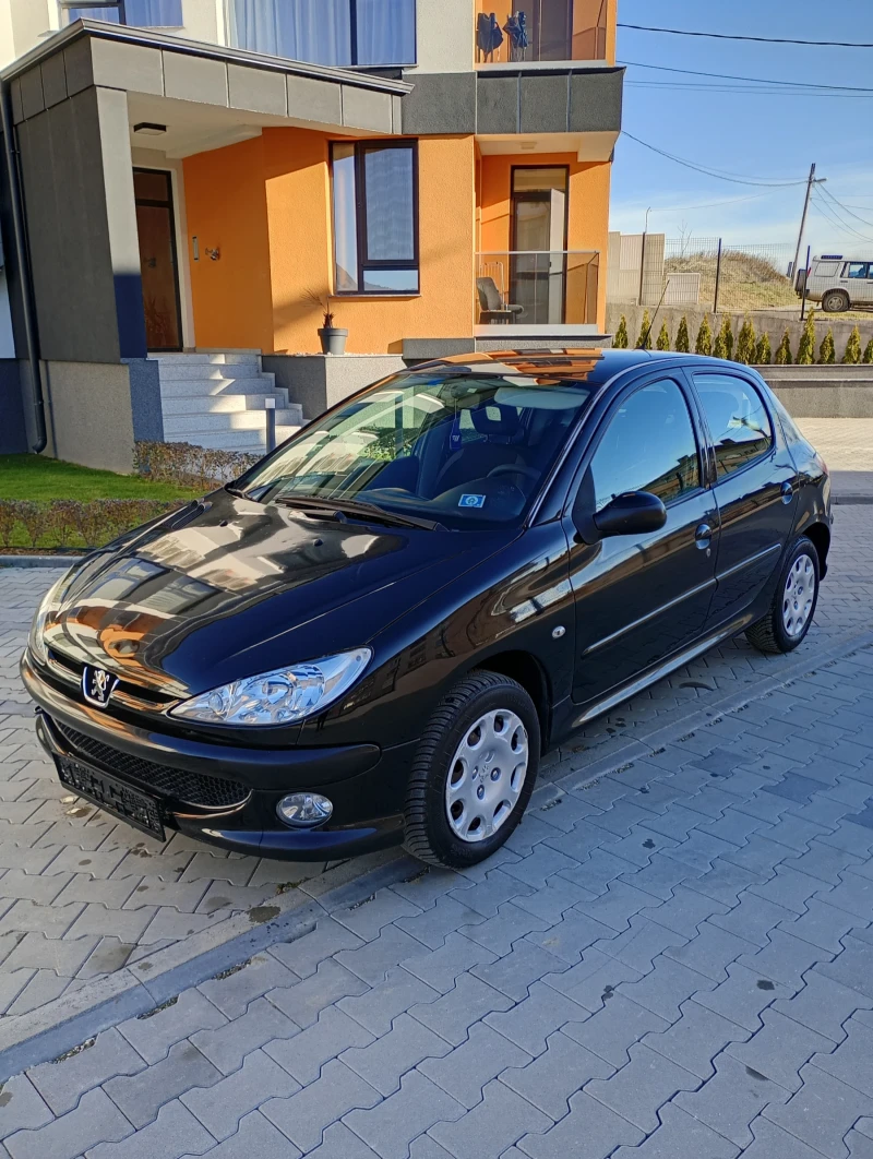 Peugeot 206 1.4 75кс Facelift Клима Уникат, снимка 1 - Автомобили и джипове - 48407241