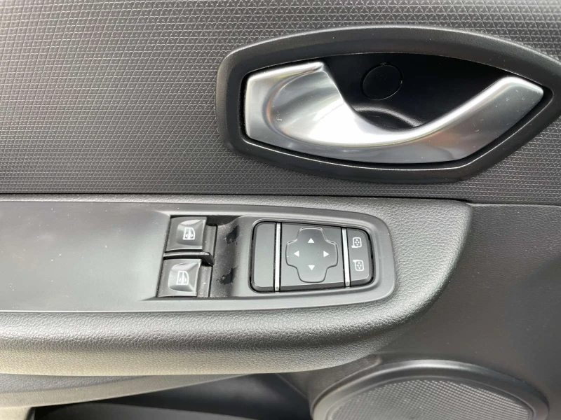 Renault Clio Grandtour 1.5 dCi, снимка 14 - Автомобили и джипове - 50551422