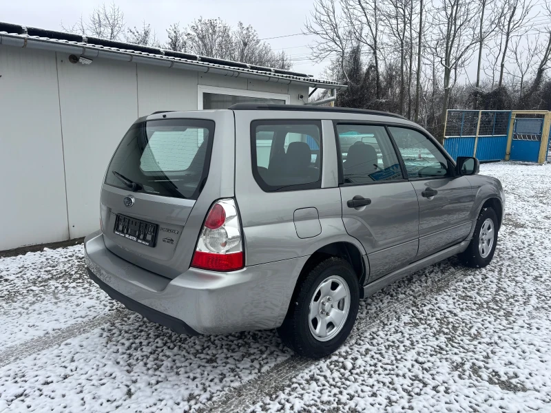 Subaru Forester 2.0i Германия Топ Състояние, снимка 4 - Автомобили и джипове - 53062532