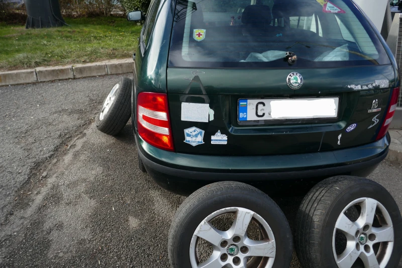 Skoda Fabia, снимка 5 - Автомобили и джипове - 53218739