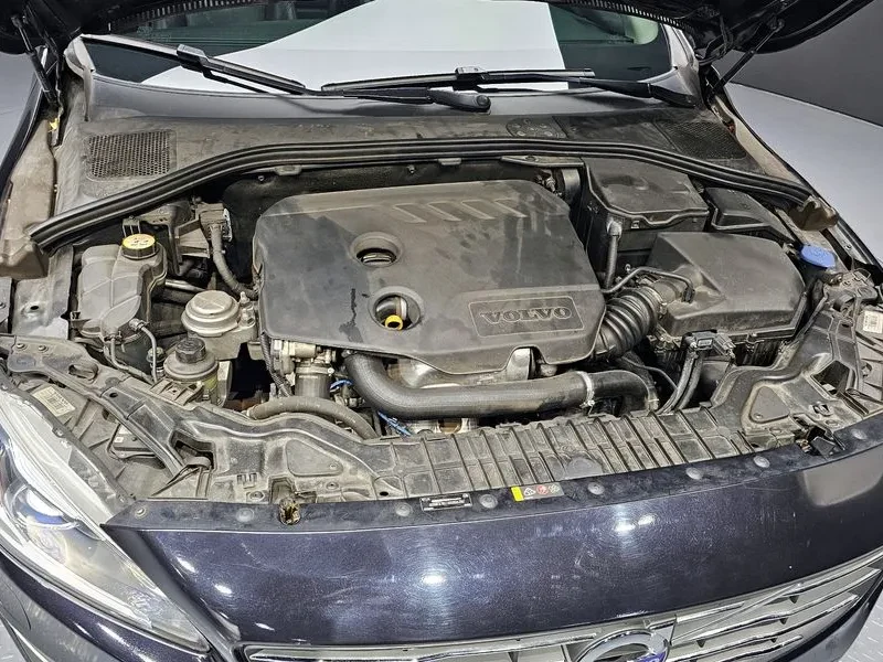 Volvo S60 D2 2Nd Generation, снимка 6 - Автомобили и джипове - 56160963