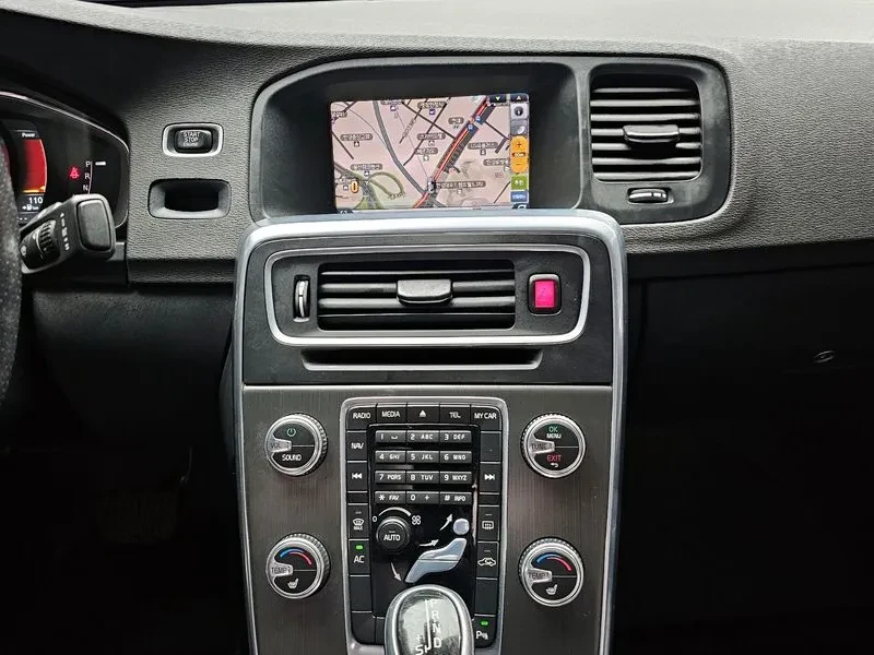 Volvo S60 D2 2Nd Generation, снимка 14 - Автомобили и джипове - 56160963