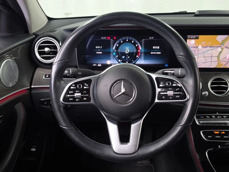 Mercedes-Benz E 300 E300 4MATIC AMG Line| 245к.с., снимка 13 - Автомобили и джипове - 56192608