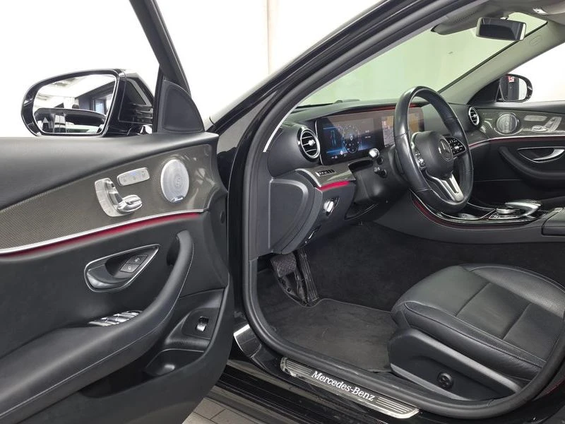 Mercedes-Benz E 300 E300 4MATIC AMG Line| 245к.с., снимка 10 - Автомобили и джипове - 56192608