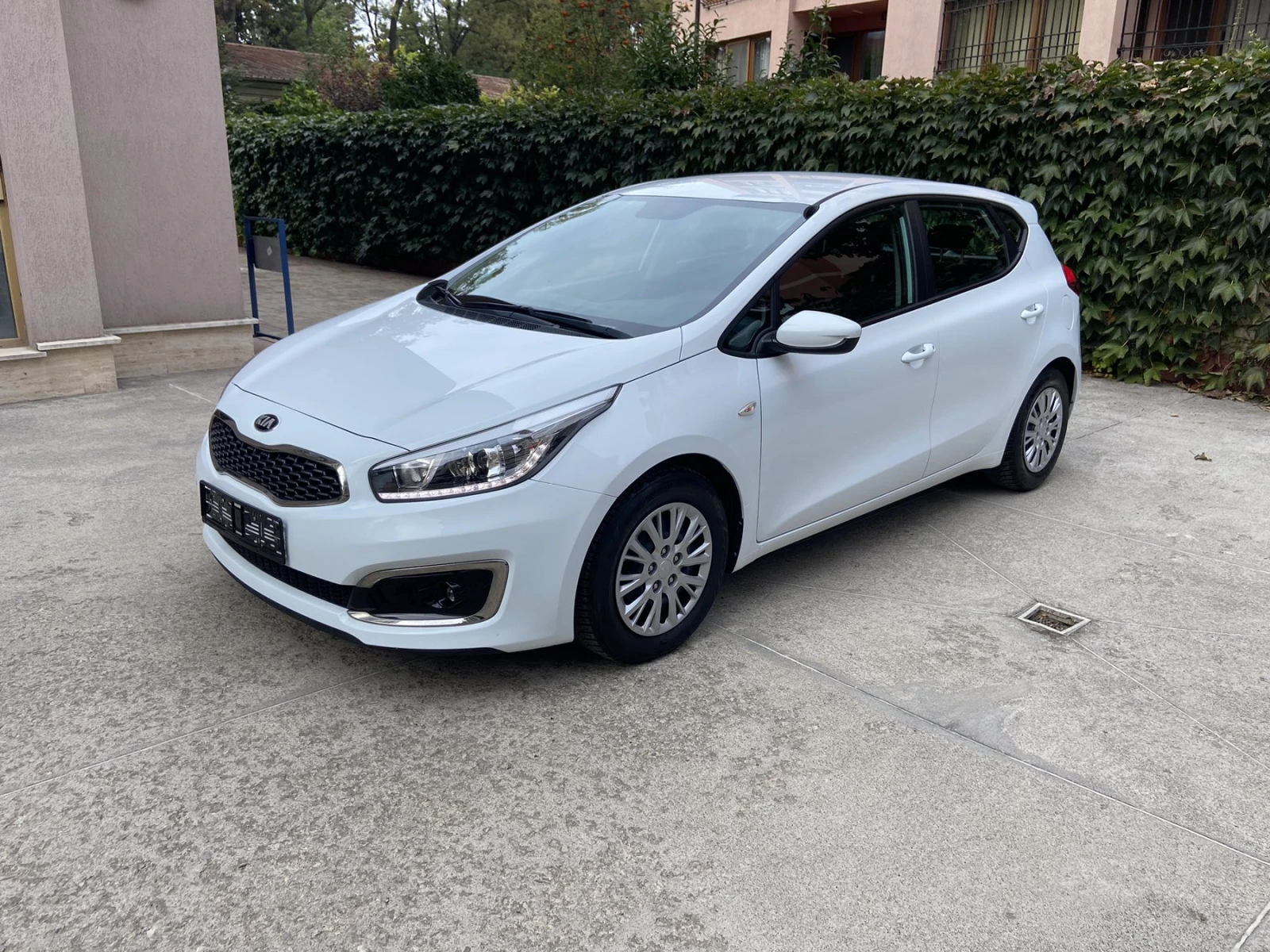 Kia Ceed 1.4 Cool 55 000 км - изображение 3