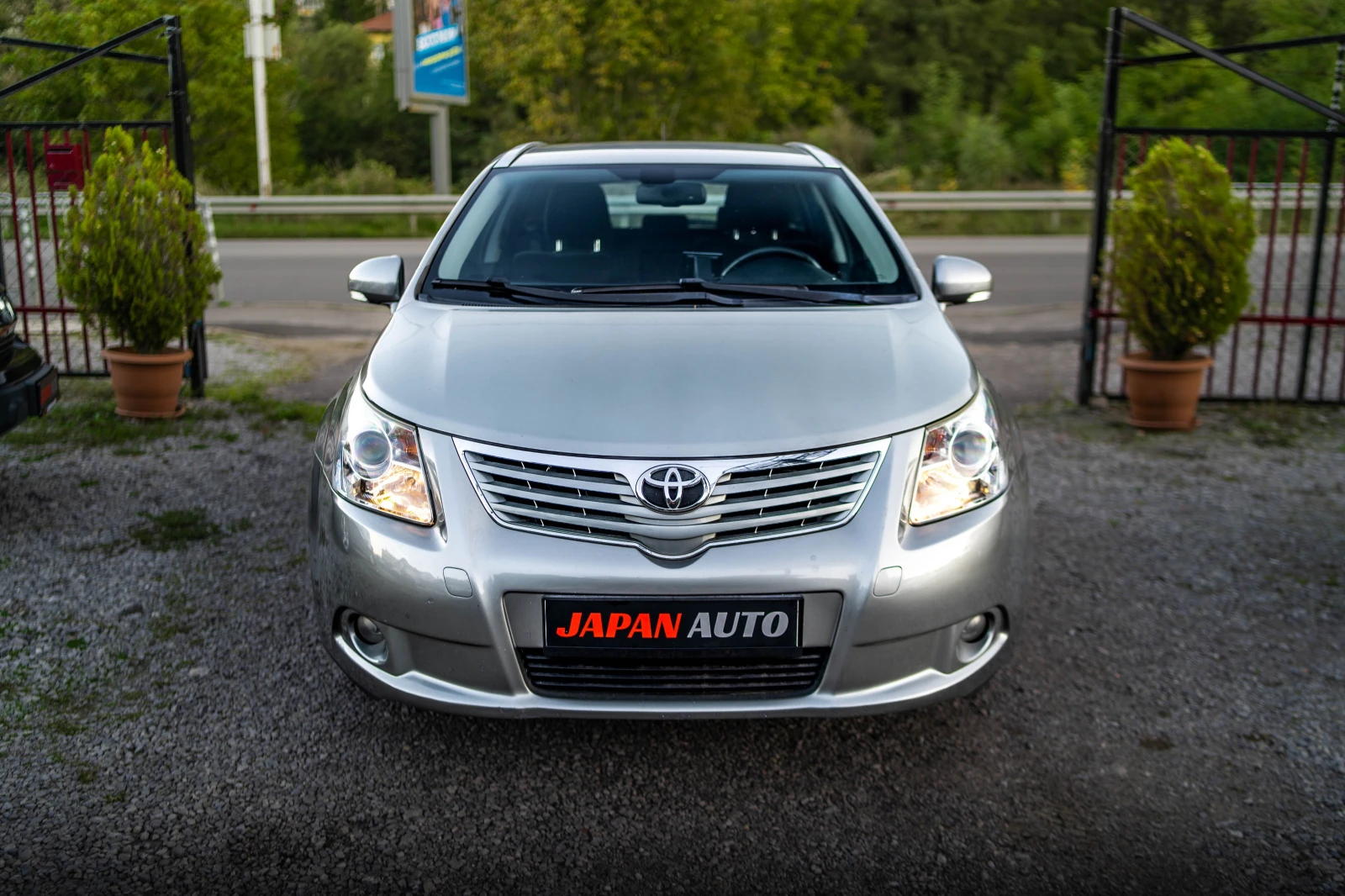 Toyota Avensis 1.8i 147HP | AUTOMAT | NAVI | CAMERA - изображение 2