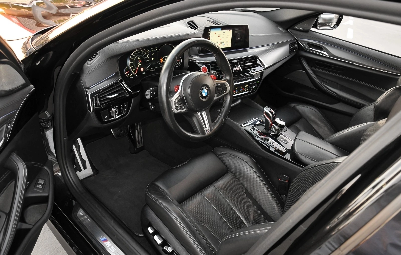 BMW M5 Competition - изображение 6