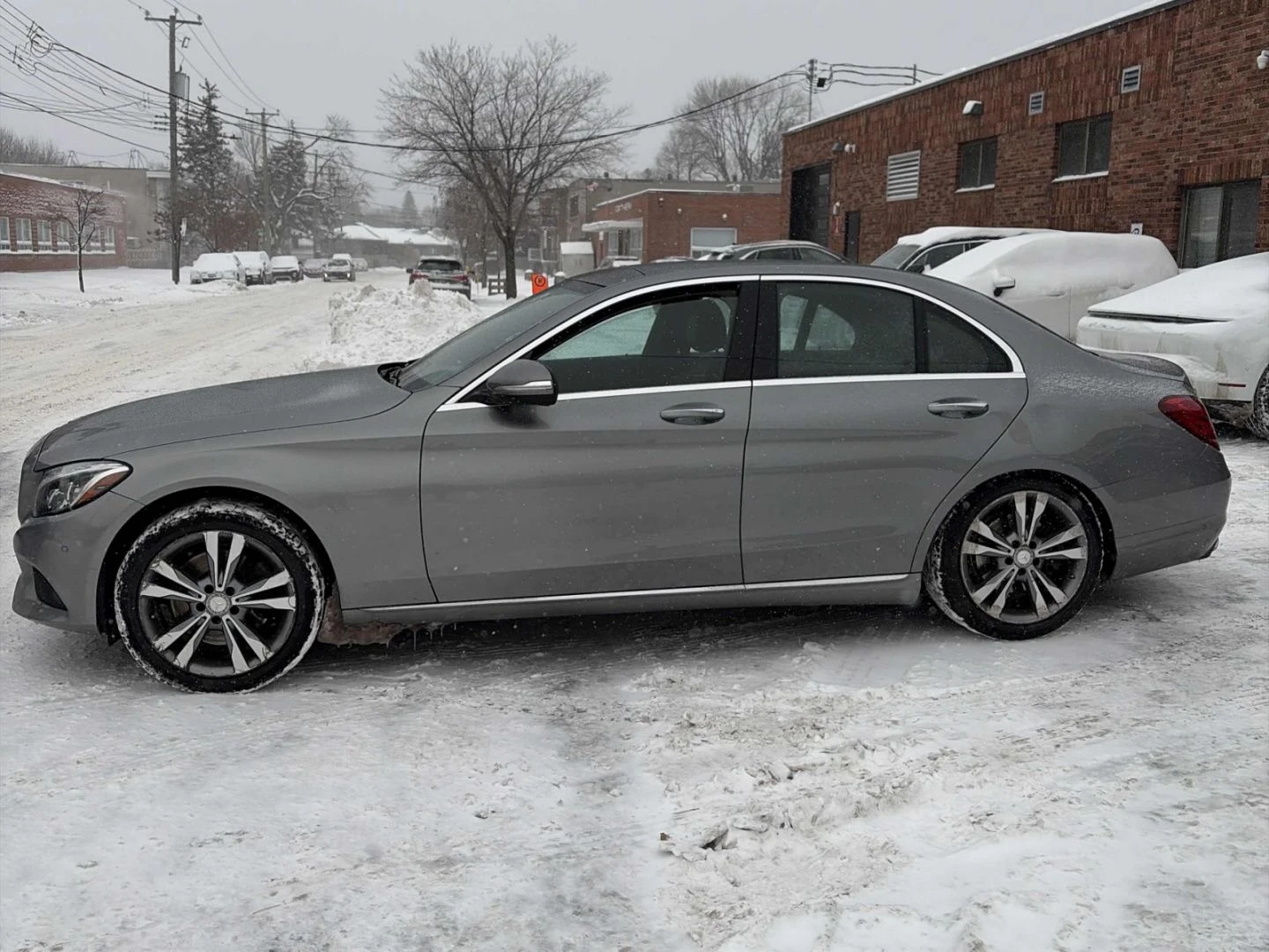 Mercedes-Benz C 300 2.0L TURBO 4MATIC  - изображение 2