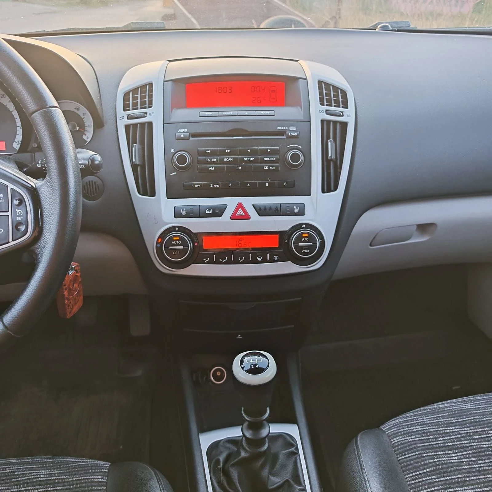 Kia Ceed 1.6 crdi 116, снимка 11 - Автомобили и джипове - 53374784