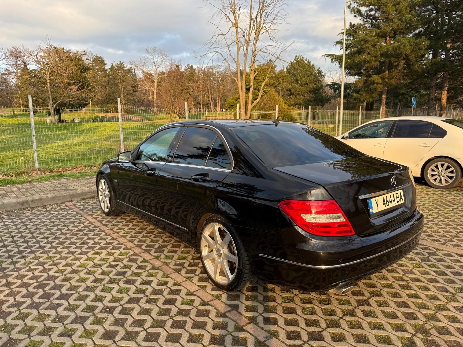 Mercedes-Benz C 250, снимка 4 - Автомобили и джипове - 54187638