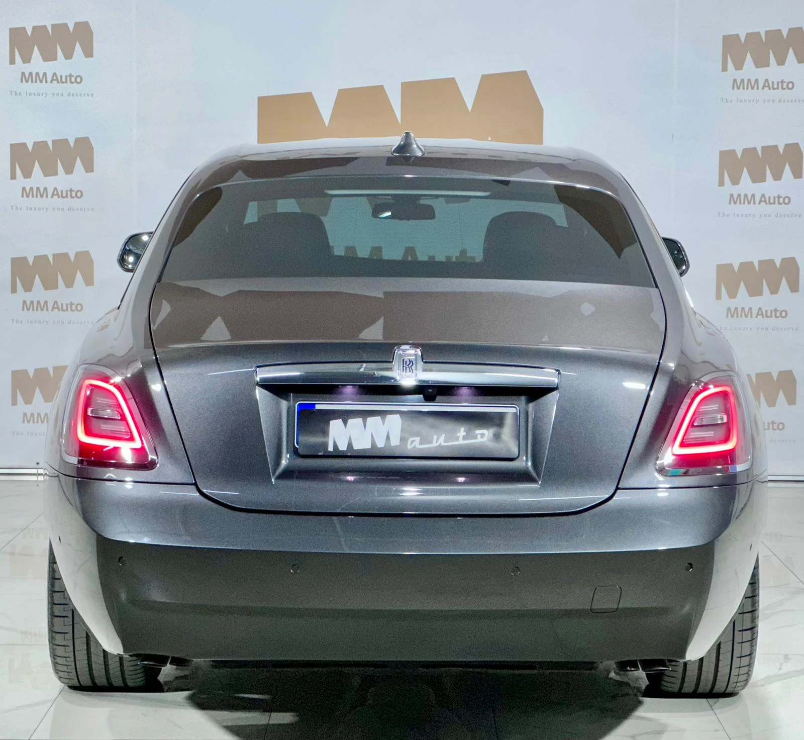 Rolls-Royce Ghost EWB* Massage* TV* HuD, снимка 5 - Автомобили и джипове - 54275876