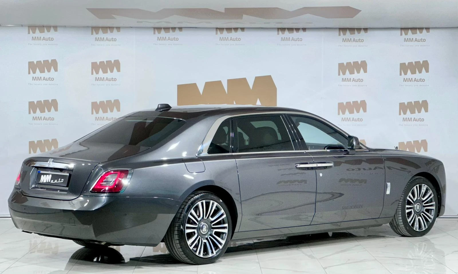 Rolls-Royce Ghost EWB* Massage* TV* HuD, снимка 3 - Автомобили и джипове - 54275876