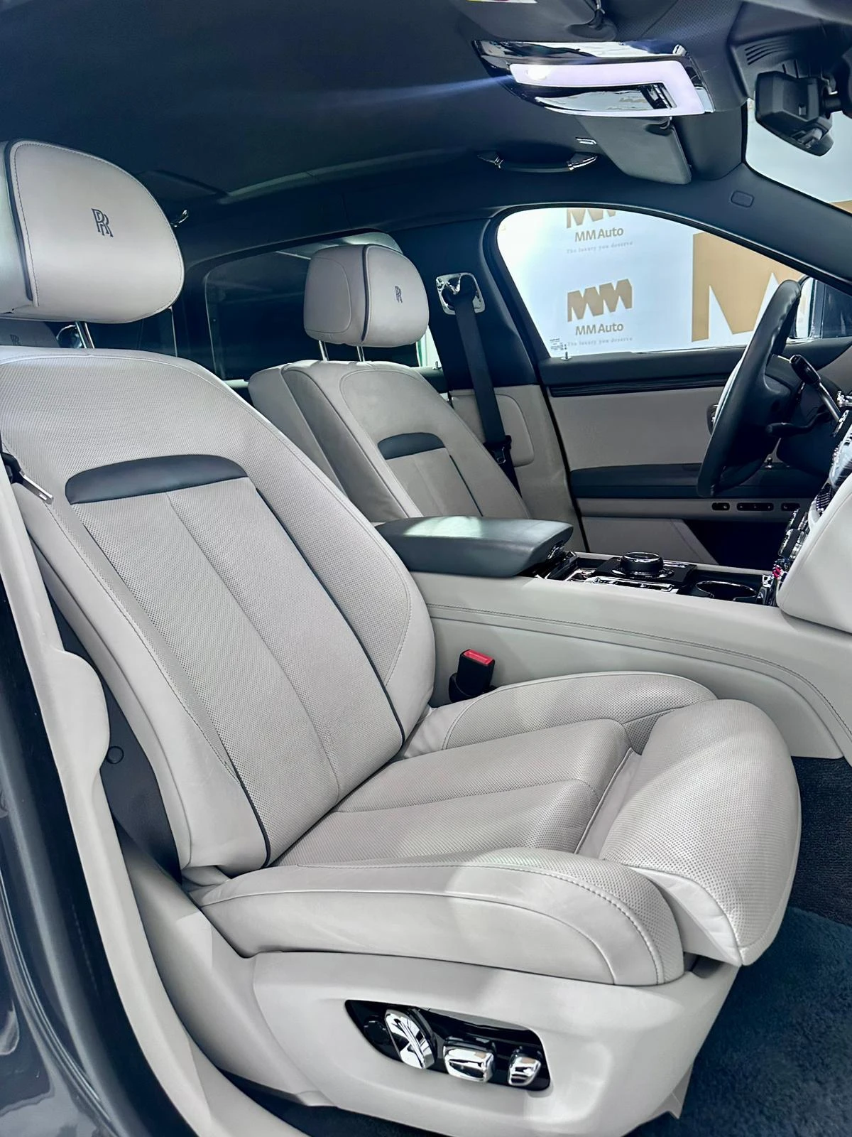 Rolls-Royce Ghost EWB* Massage* TV* HuD, снимка 10 - Автомобили и джипове - 54275876