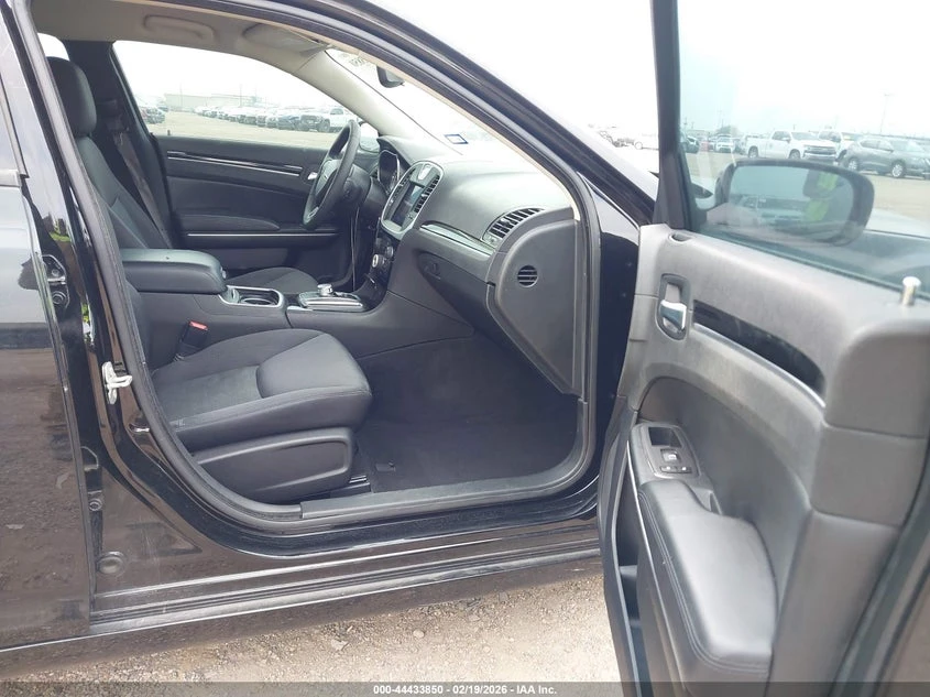 Chrysler 300c 3.6l 300 Touring, снимка 5 - Автомобили и джипове - 54318406