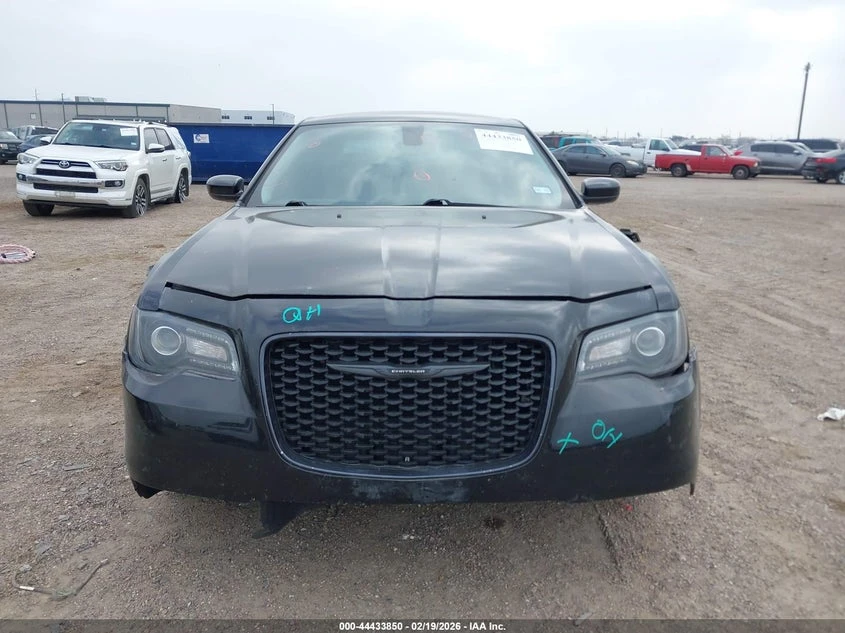 Chrysler 300c 3.6l 300 Touring, снимка 13 - Автомобили и джипове - 54318406