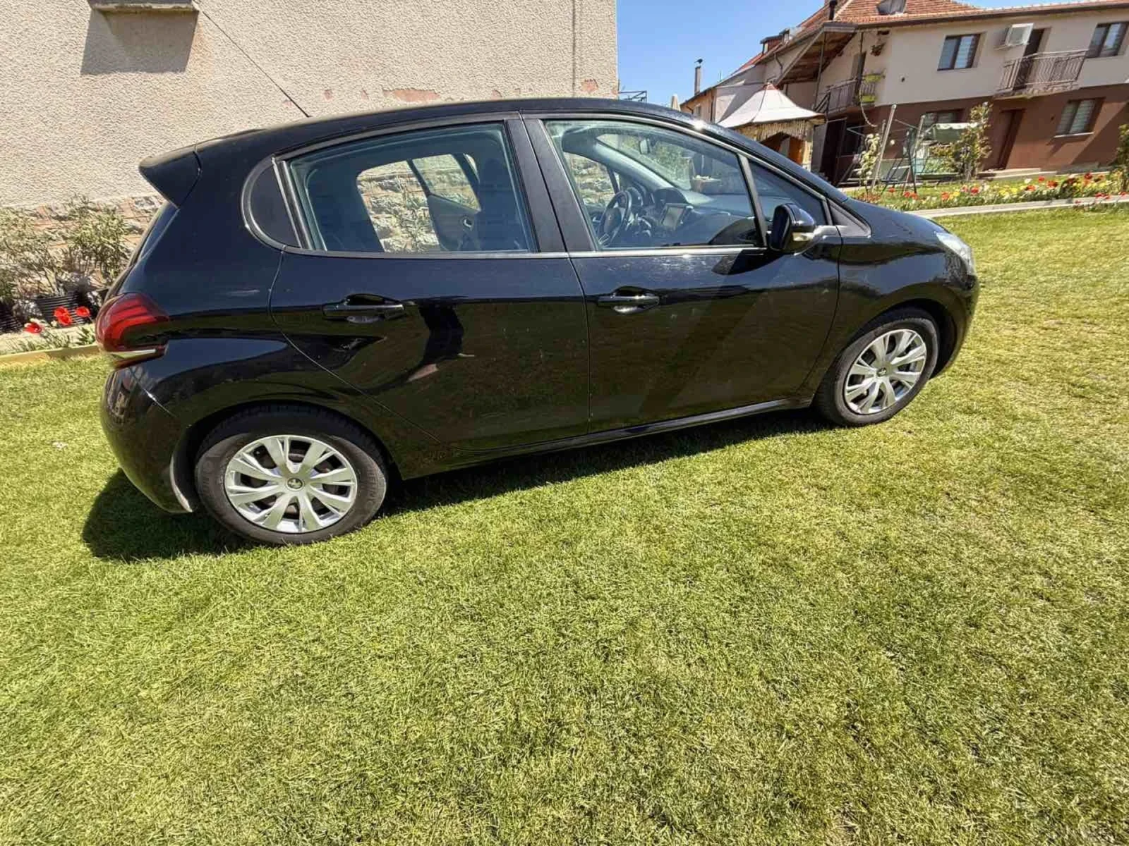 Peugeot 208, снимка 5 - Автомобили и джипове - 54516590