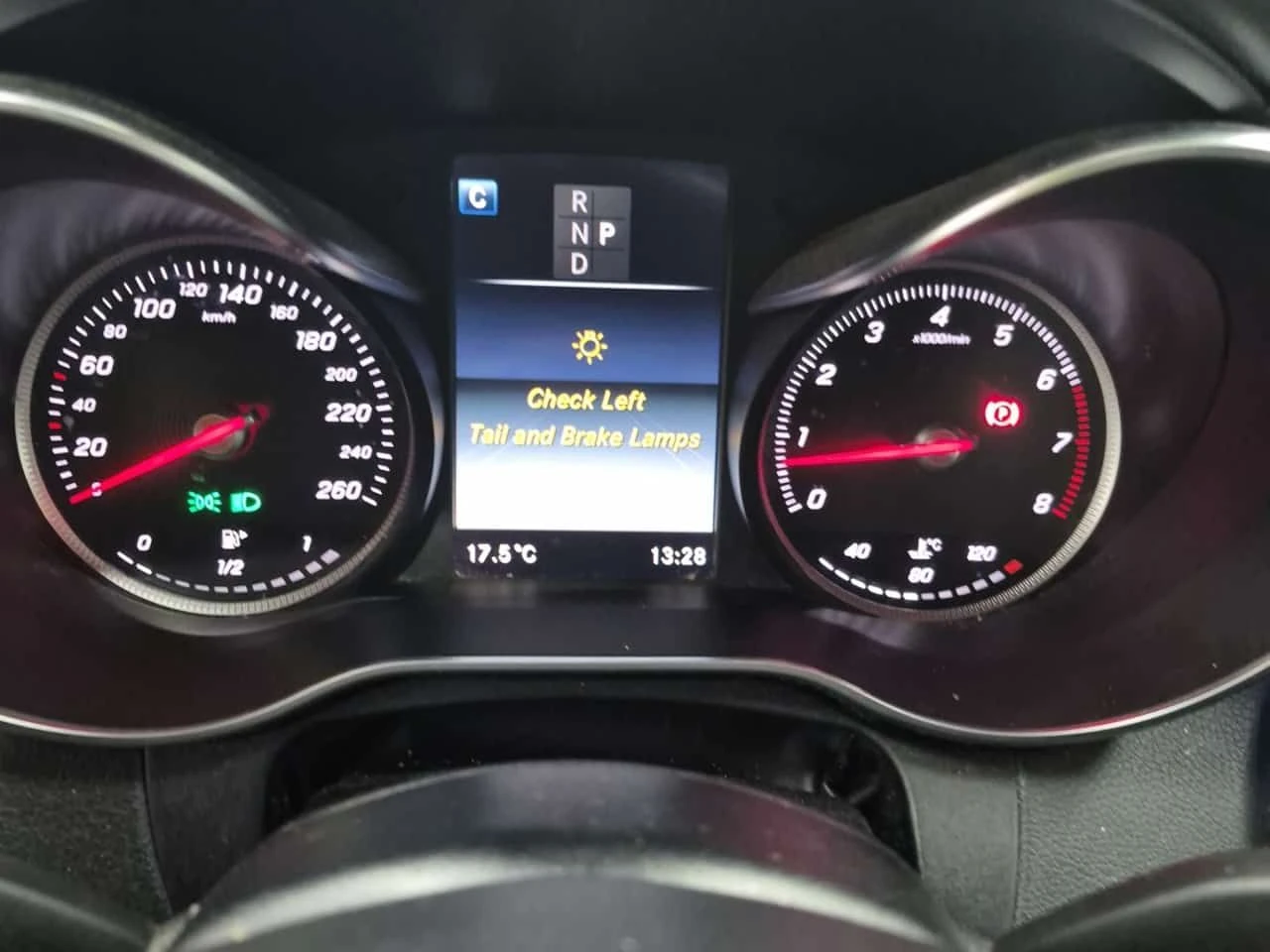Mercedes-Benz C 300 * АВТОКРЕДИТ БЕЗ ПЪРВОНАЧАЛНА ВНОСКА, снимка 11 - Автомобили и джипове - 54628956