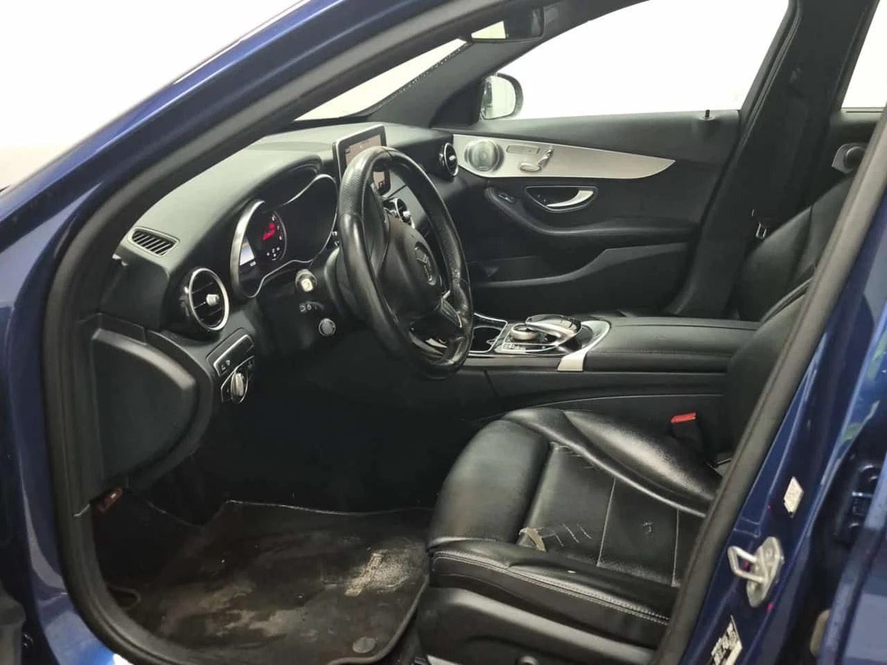 Mercedes-Benz C 300 * АВТОКРЕДИТ БЕЗ ПЪРВОНАЧАЛНА ВНОСКА, снимка 8 - Автомобили и джипове - 54628956
