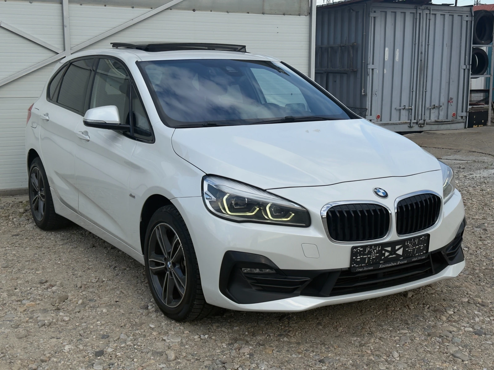 BMW 2 Active Tourer 218d M/Facelift/Head-up/Амбиент/Панорама/Лизинг, снимка 2 - Автомобили и джипове - 54692008