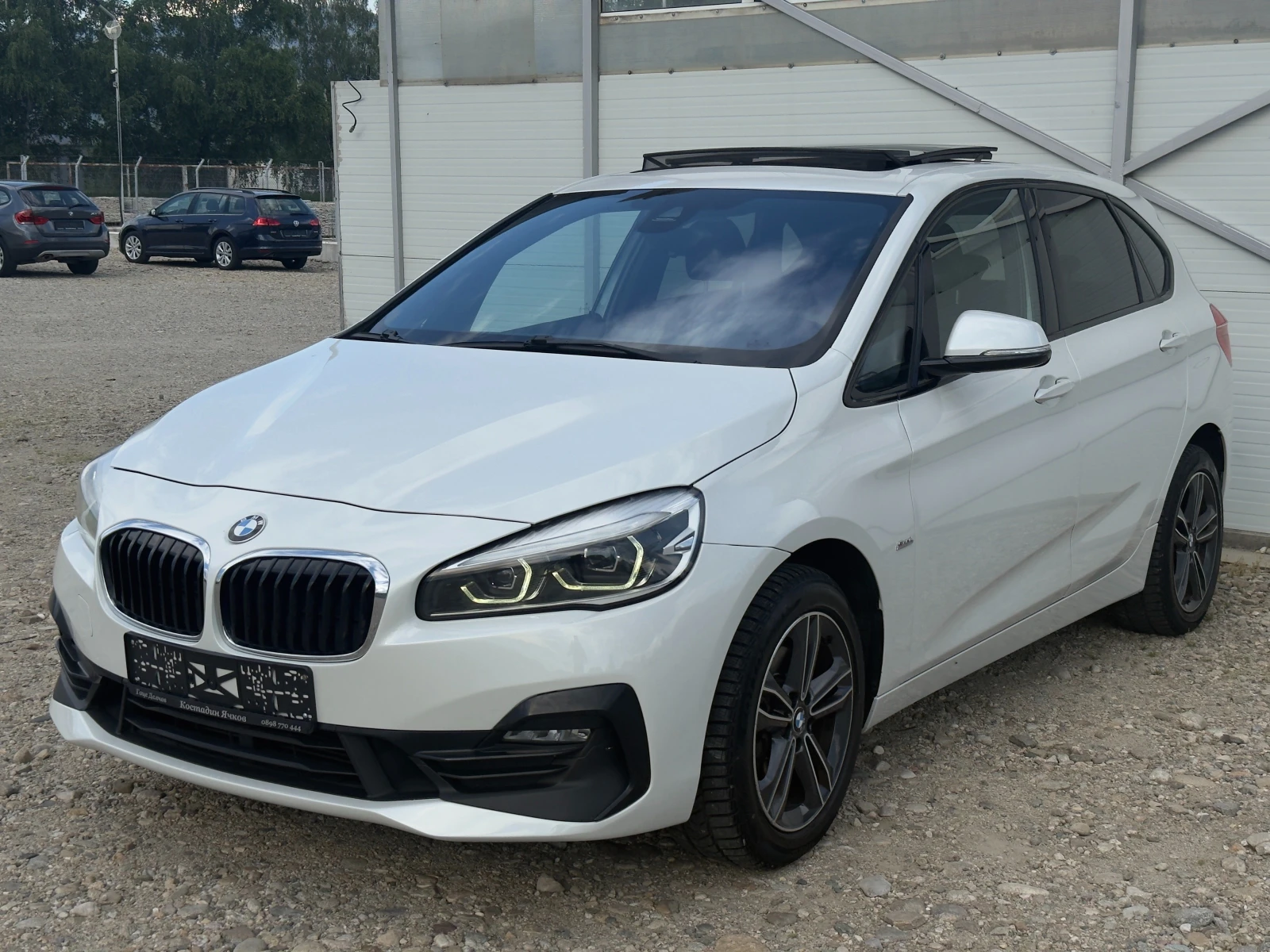 BMW 2 Active Tourer 218d M/Facelift/Head-up/Амбиент/Панорама/Лизинг, снимка 8 - Автомобили и джипове - 54692008