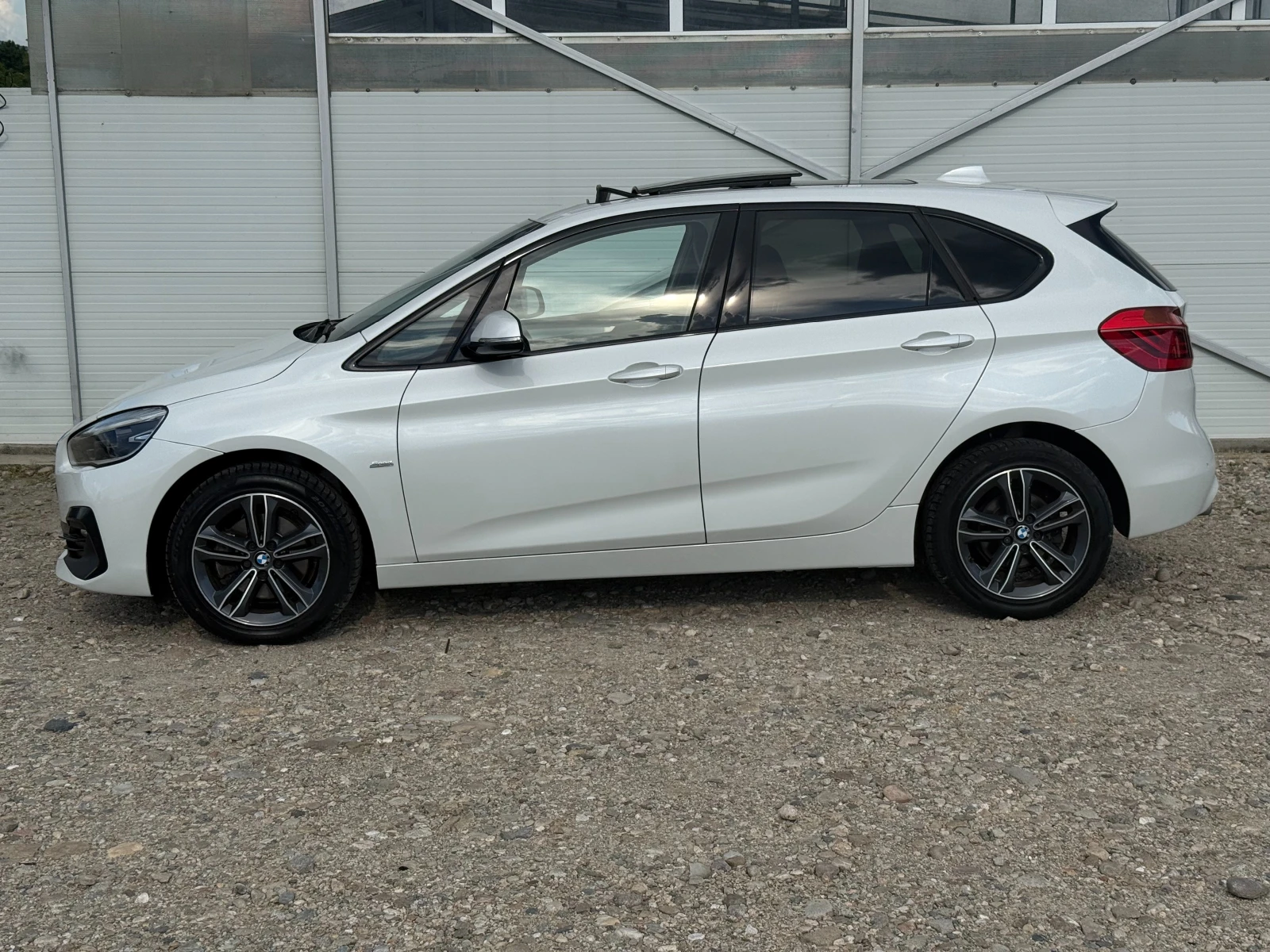 BMW 2 Active Tourer 218d M/Facelift/Head-up/Амбиент/Панорама/Лизинг, снимка 7 - Автомобили и джипове - 54692008