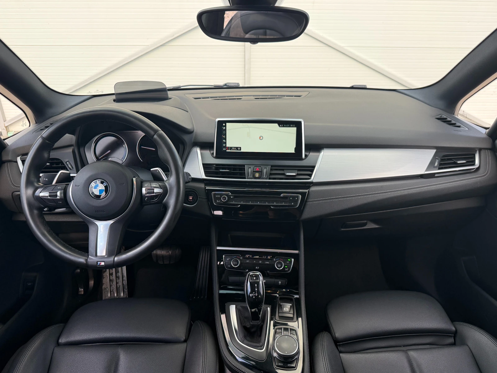 BMW 2 Active Tourer 218d M/Facelift/Head-up/Амбиент/Панорама/Лизинг, снимка 13 - Автомобили и джипове - 54692008