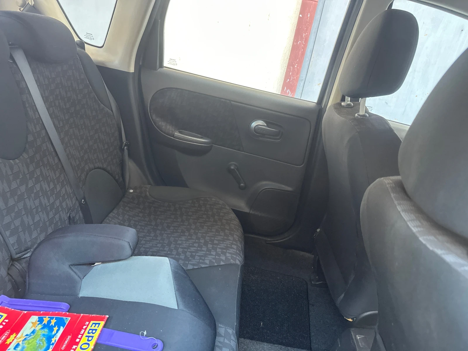 Nissan Note 1.4, снимка 8 - Автомобили и джипове - 54917123