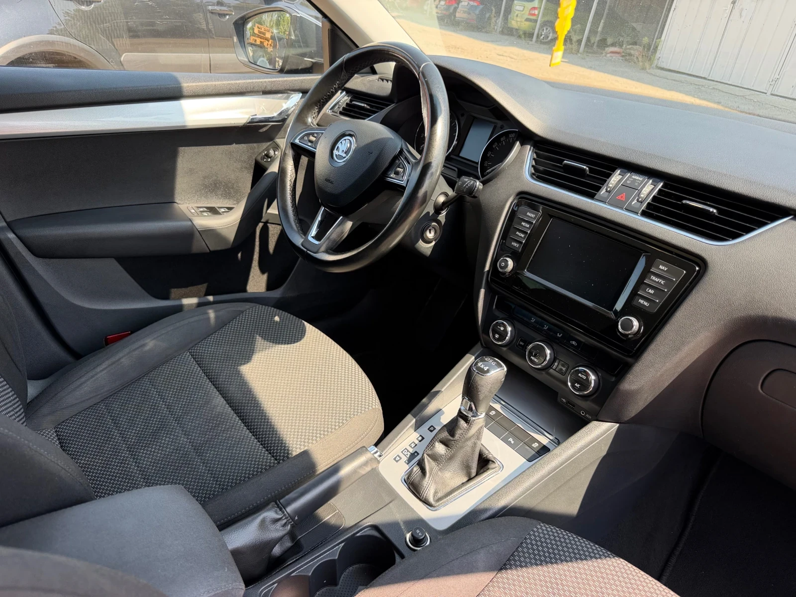 Skoda Octavia 1.8i / 4x4 / Автоматик, снимка 9 - Автомобили и джипове - 55502733
