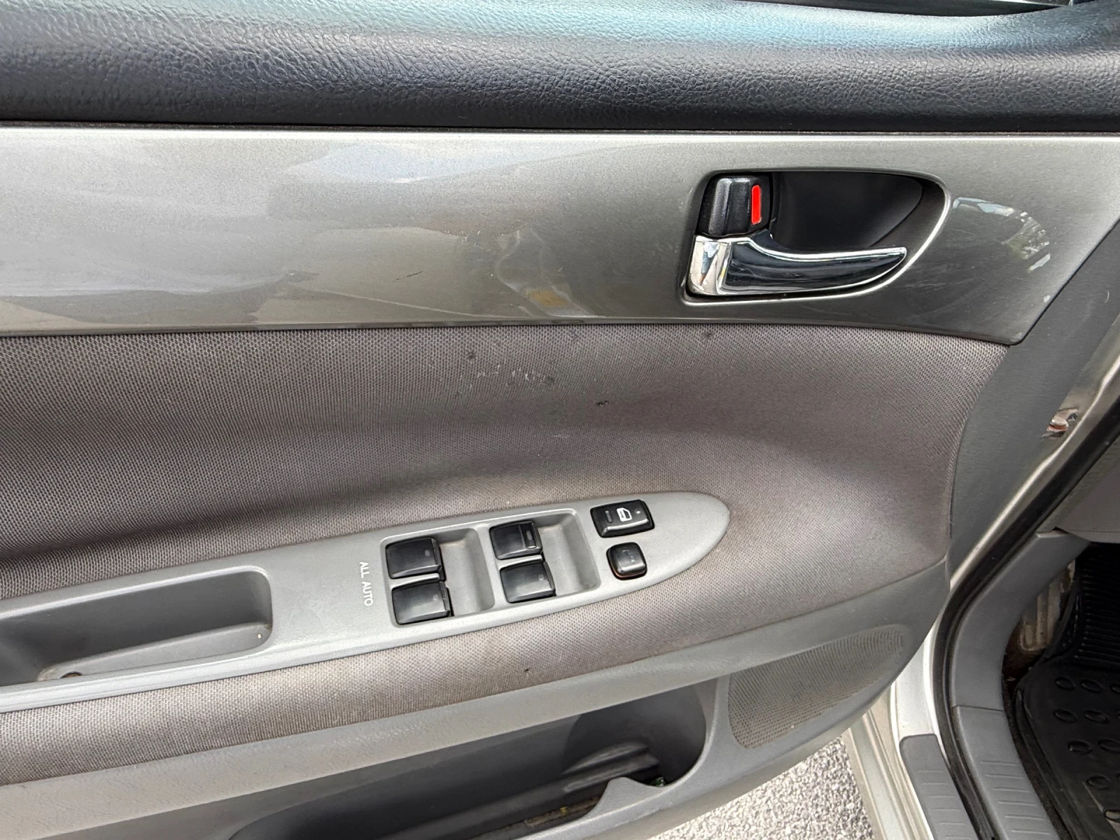 Toyota Avensis verso 2.0 dizel, снимка 9 - Автомобили и джипове - 55608098