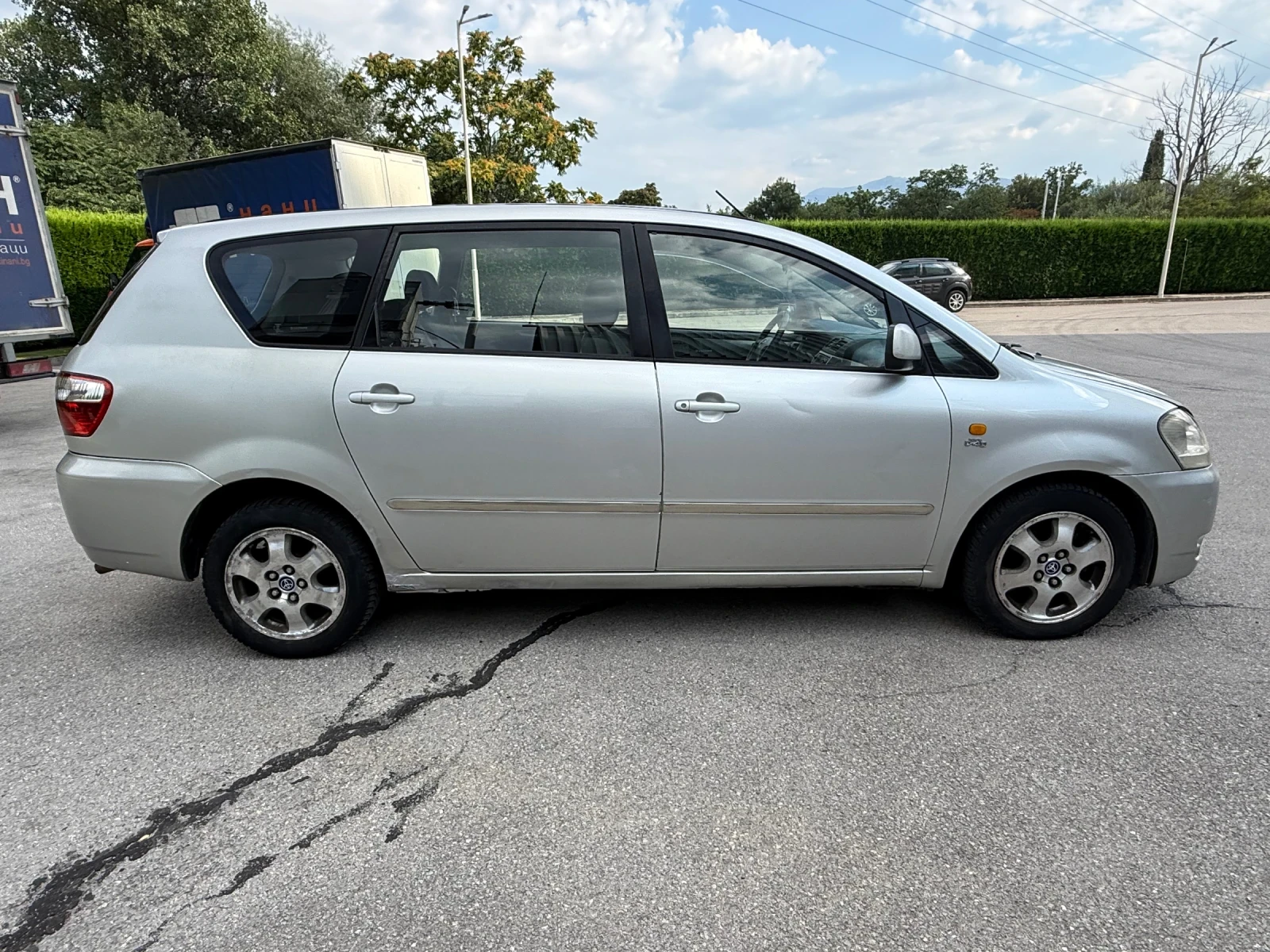 Toyota Avensis verso 2.0 dizel, снимка 7 - Автомобили и джипове - 55608098