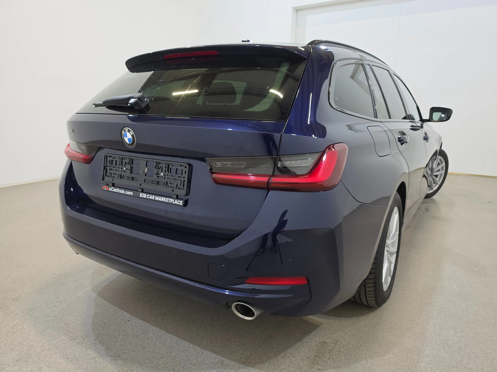 BMW 316 автоматик LED навигация, снимка 6 - Автомобили и джипове - 56070101