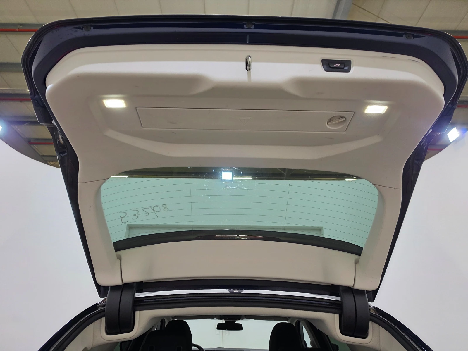 BMW 316 автоматик LED навигация, снимка 13 - Автомобили и джипове - 56070101