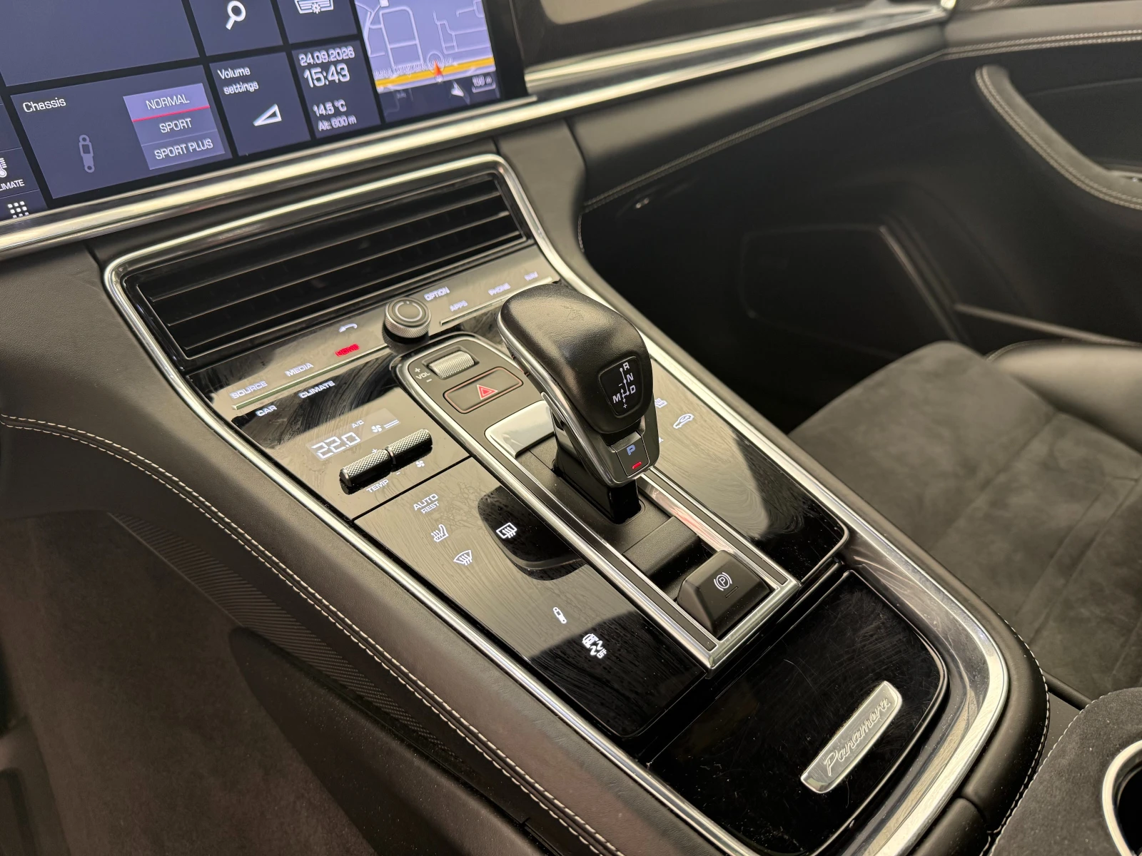 Porsche Panamera GTS\Turismo\Bose\Carbon, снимка 14 - Автомобили и джипове - 56214122