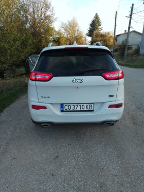 Jeep Cherokee Overland   - 33000 лв. / 16872.63 € - 92063450 2