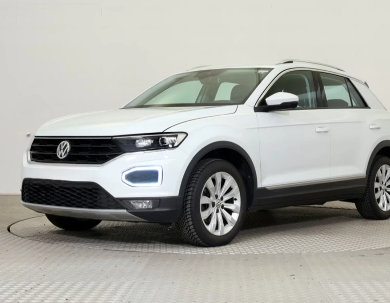 VW T-Roc, снимка 2 - Автомобили и джипове - 49071323