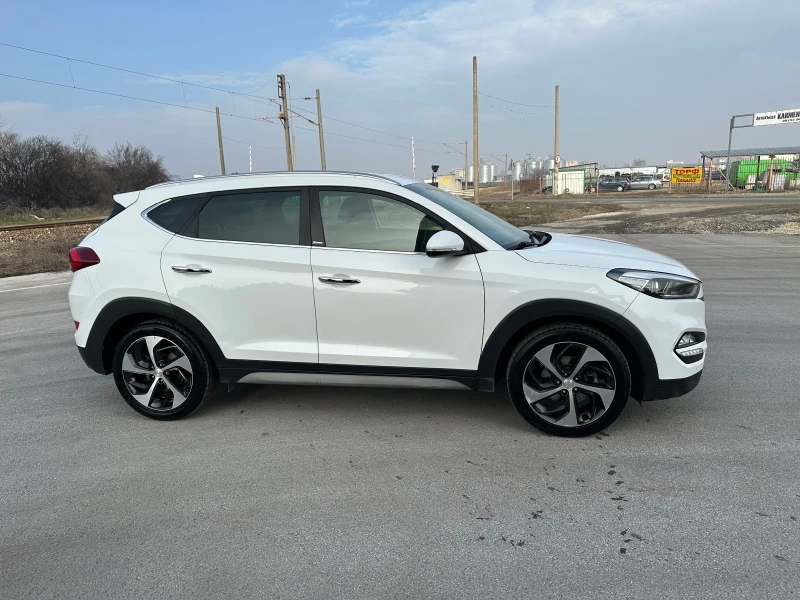 Hyundai Tucson Автомат, снимка 2 - Автомобили и джипове - 48769788