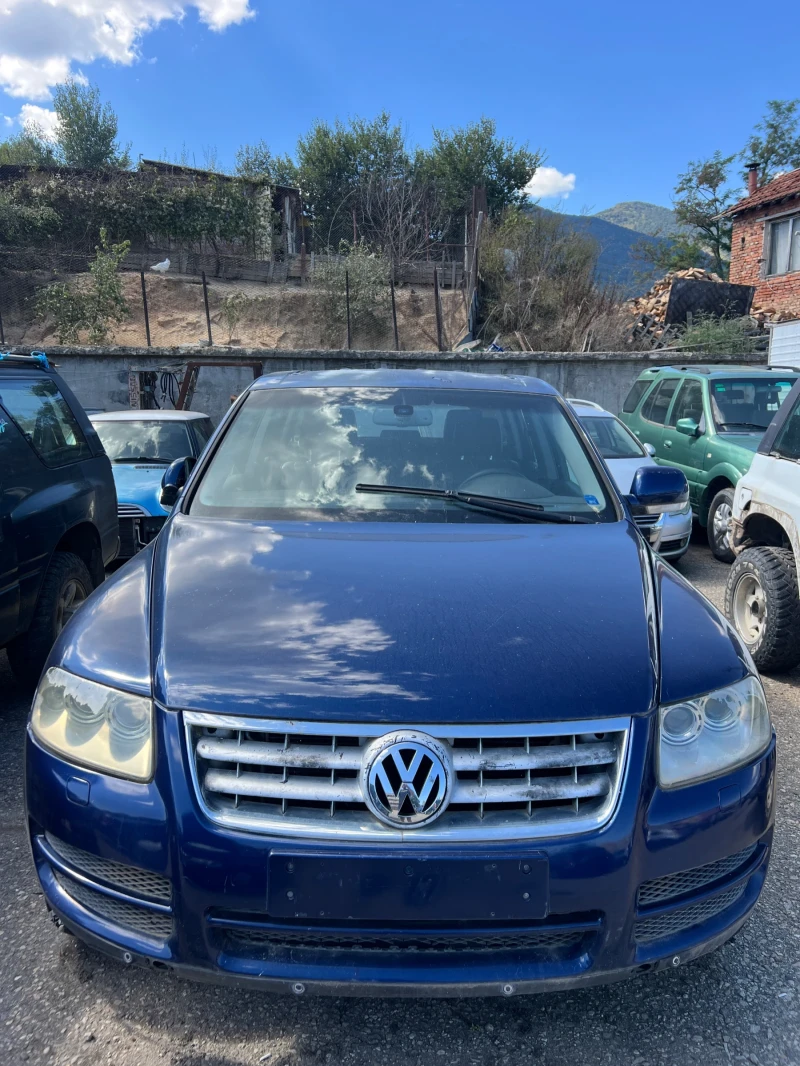 VW Touareg 2.5TDI-174к.с. Автоматик/ Кожа/ Подгрев/ Италия, снимка 2 - Автомобили и джипове - 51015120
