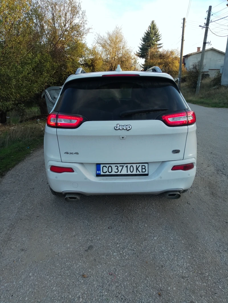 Jeep Cherokee Overland  , снимка 2 - Автомобили и джипове - 52347074