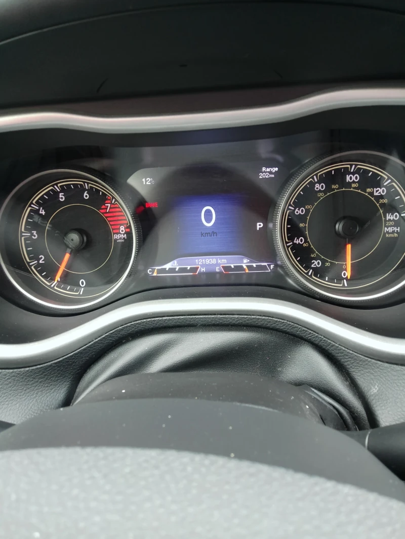 Jeep Cherokee Overland  , снимка 8 - Автомобили и джипове - 52347074