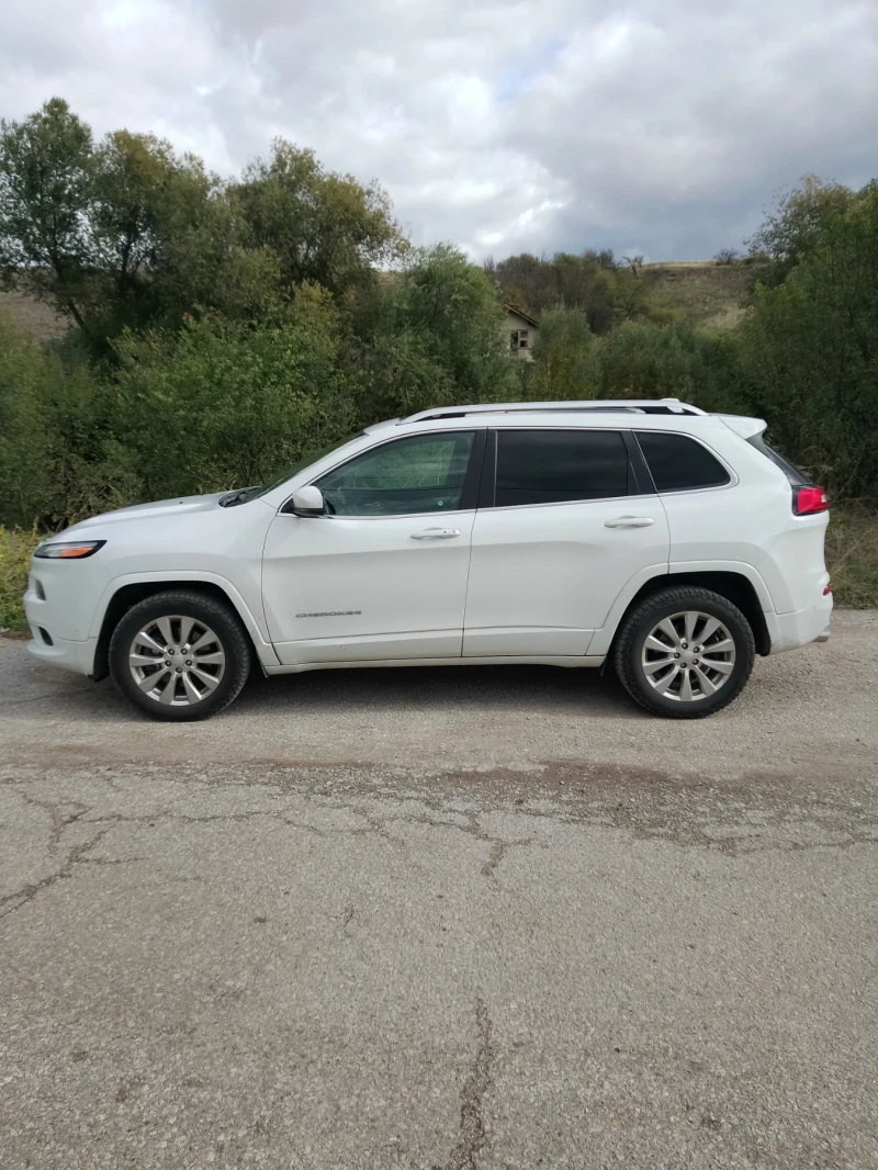 Jeep Cherokee Overland  , снимка 3 - Автомобили и джипове - 52347074