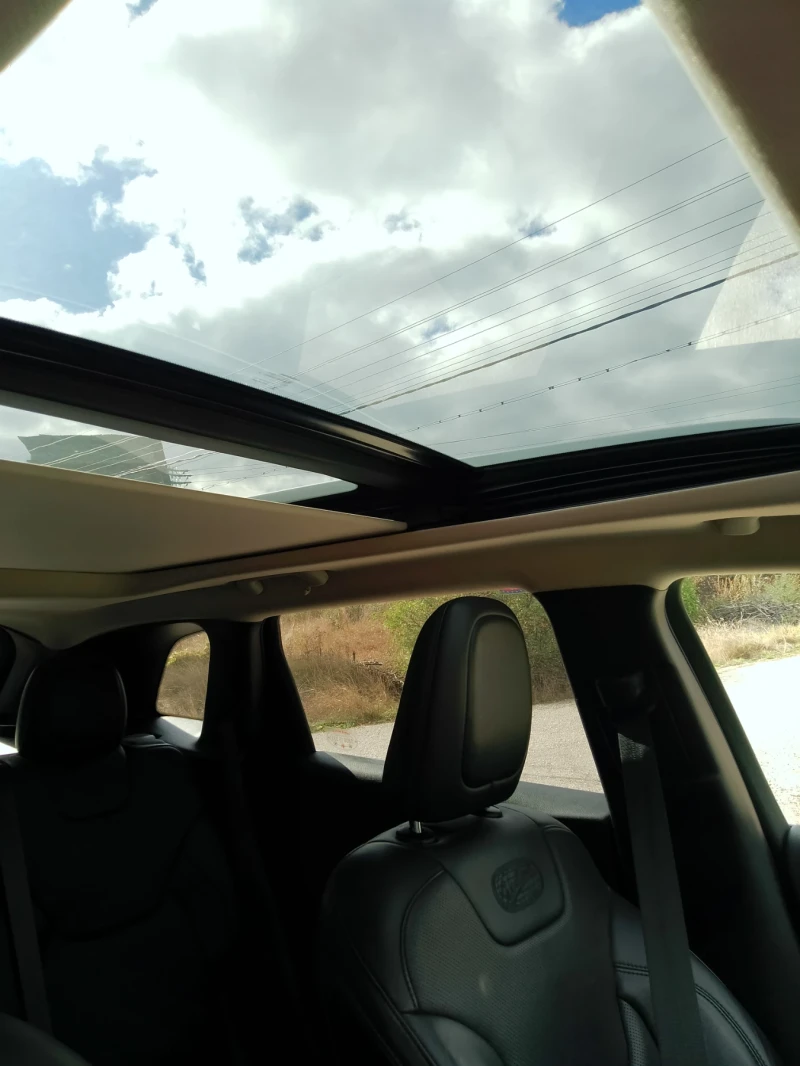 Jeep Cherokee Overland  , снимка 9 - Автомобили и джипове - 52347074