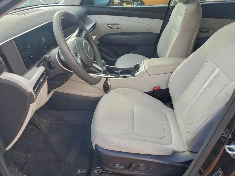 Hyundai Tucson 2.5L 4 Front-wheel Drive, снимка 13 - Автомобили и джипове - 53570800