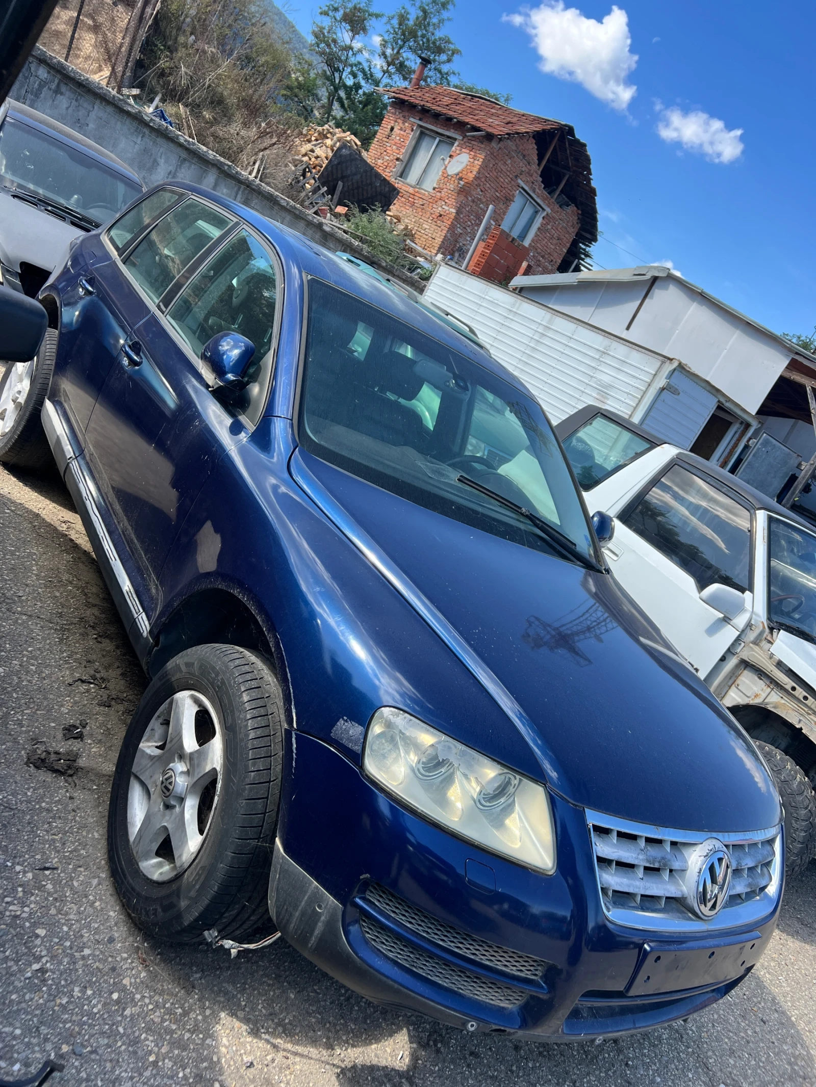 VW Touareg 2.5TDI-174к.с. Автоматик/ Кожа/ Подгрев/ Италия - изображение 3