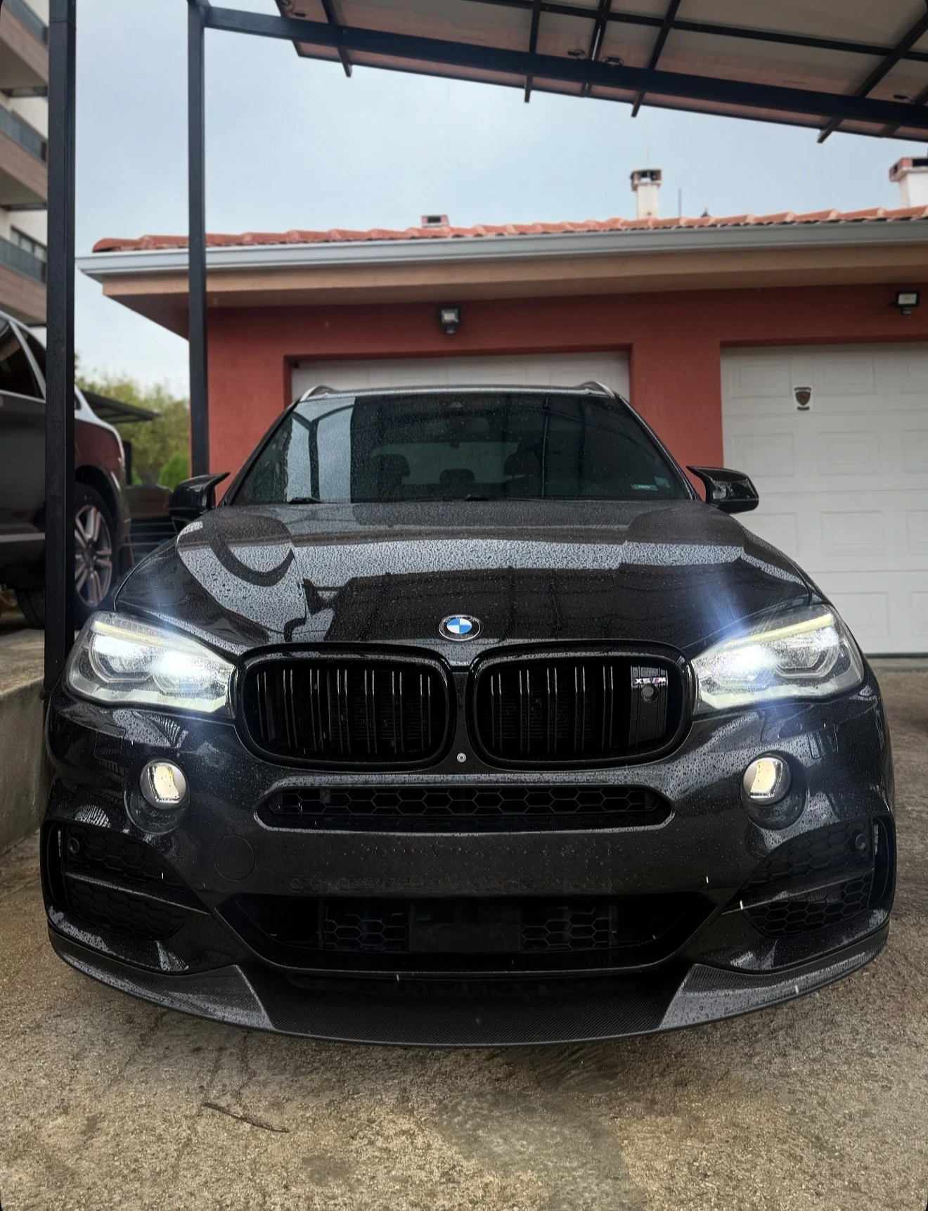 BMW X5 M50D - изображение 5