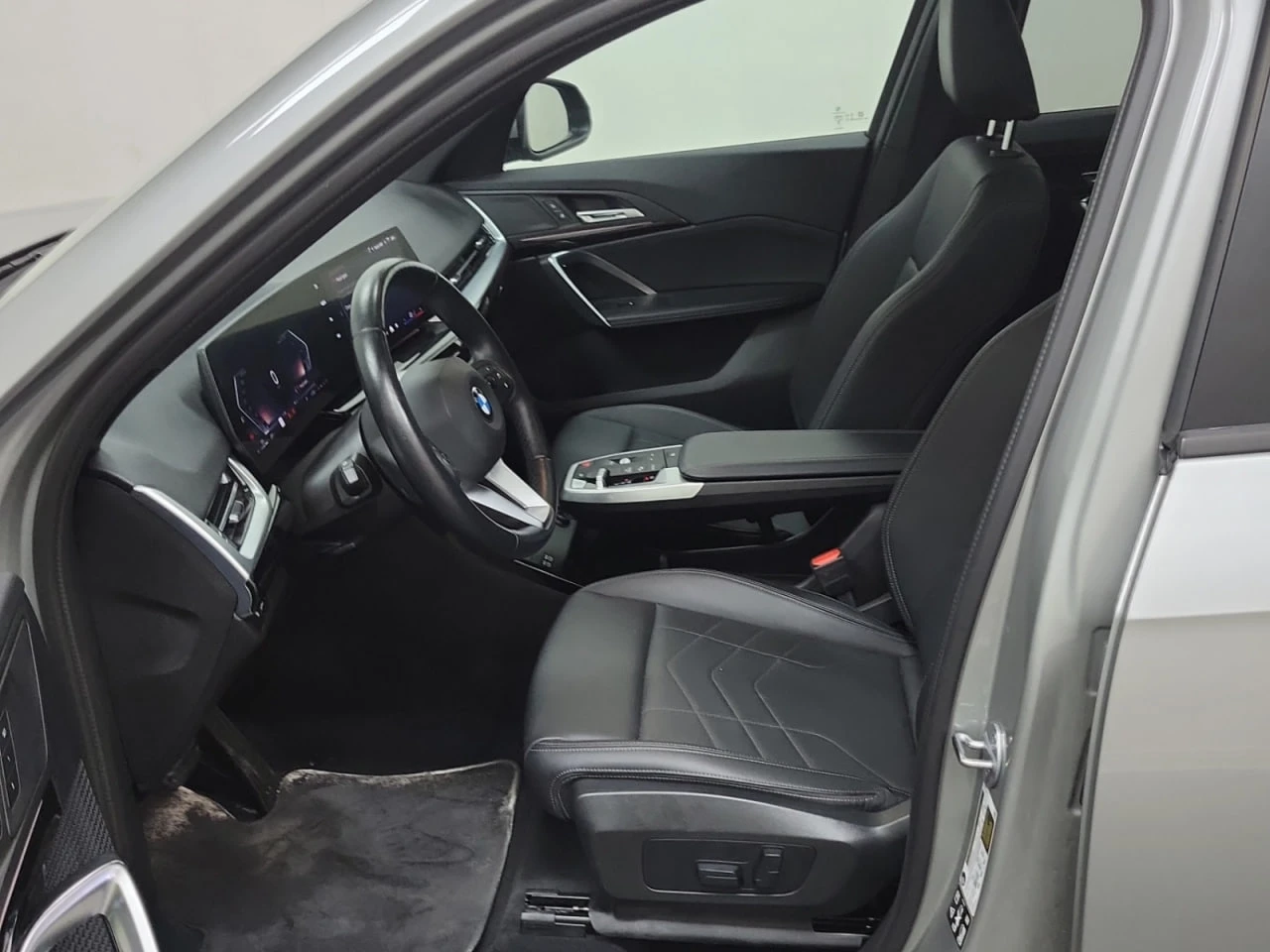 BMW X1 * АВТО КРЕДИТ* ЦЕНА ДО БГ * СЕРВИЗНА ИСТОРИЯ *  - изображение 8