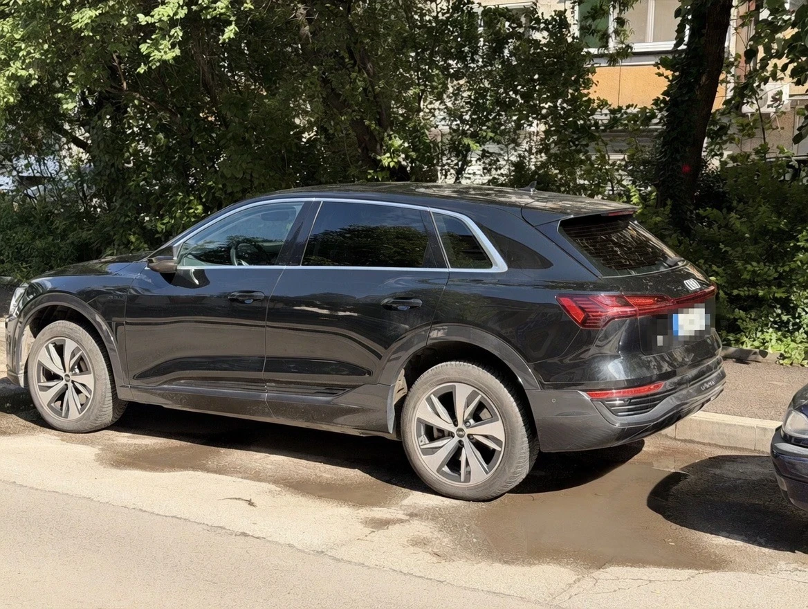 Audi Q8 55 Etron Quattro, снимка 12 - Автомобили и джипове - 54685866