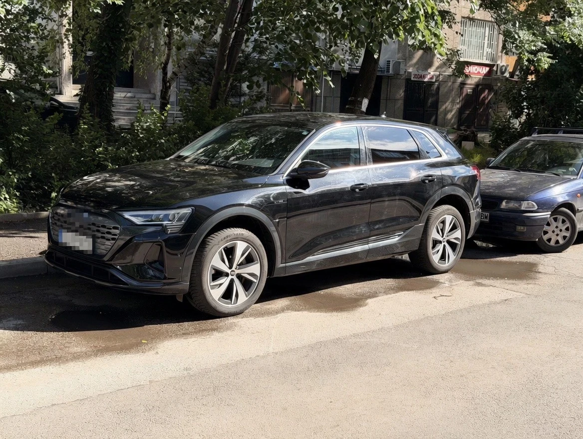 Audi Q8 55 Etron Quattro